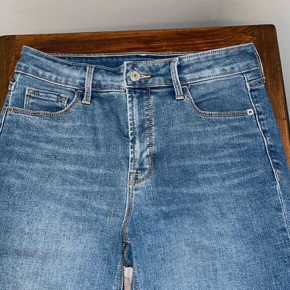 Old Navy Bermuda Short High Rise Jean Shorts Size 2 - Picture 2 of 8